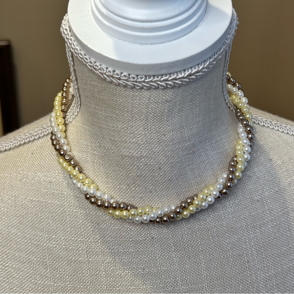 5 for $30 Vintage Twisted Pearl Adjustable Necklace